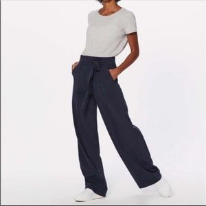 Lululemon Navy Tie Waist Pant